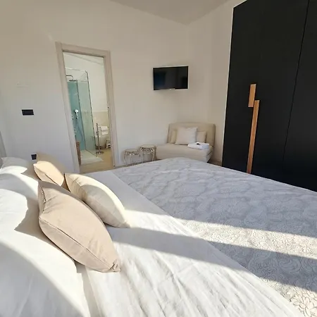 Miramare Peaceful Oasis With Garden, Pool And Sea View In Villa *