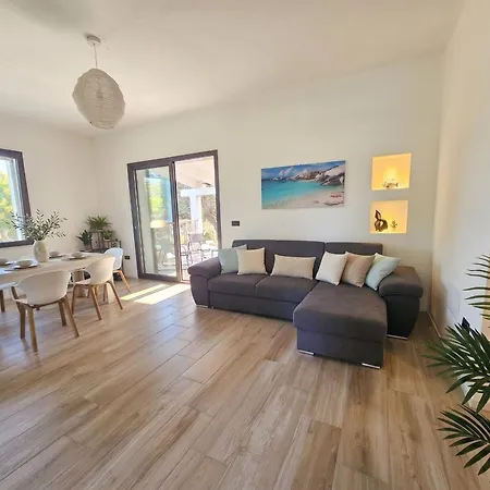 Miramare Peaceful Oasis With Garden, Pool And Sea View In Villa *