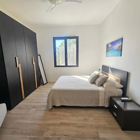 Villa Miramare Peaceful Oasis With Garden, Pool And Sea View In Alghero